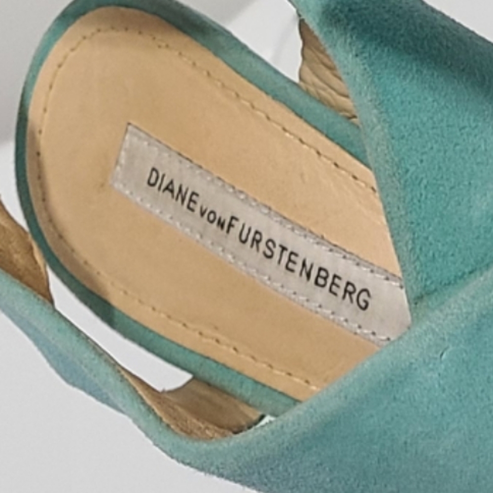 Diane von Furstenberg Suede Slingback heels size 8 BRAZIL - Picture 2 of 10